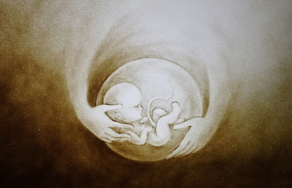 Sandmalerei-Motiv „Baby im Bauch“ von Olga Lysytska, präsentiert von den Sandartisten