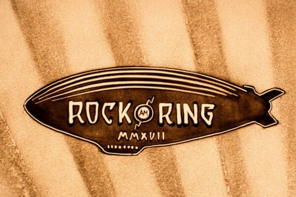 Werbevideo für Rock am Ring mit dynamischer Sandmalerei als visuelle Gestaltung