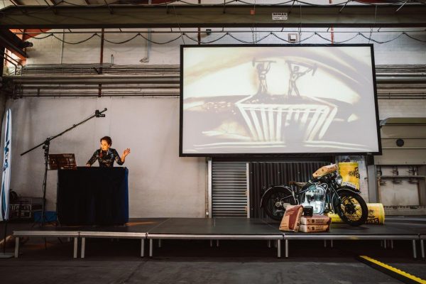 Festliche Sandmalerei zum 75-jährigen Jubiläum der TRAUCO AG – live vor Publikum präsentiert