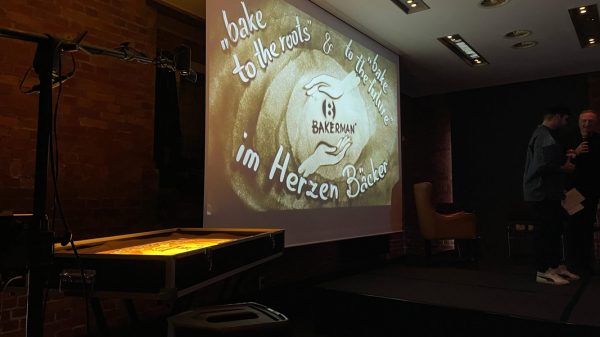 Backerman Sandartisten Show – beeindruckende Sandkunst live auf der Bühne