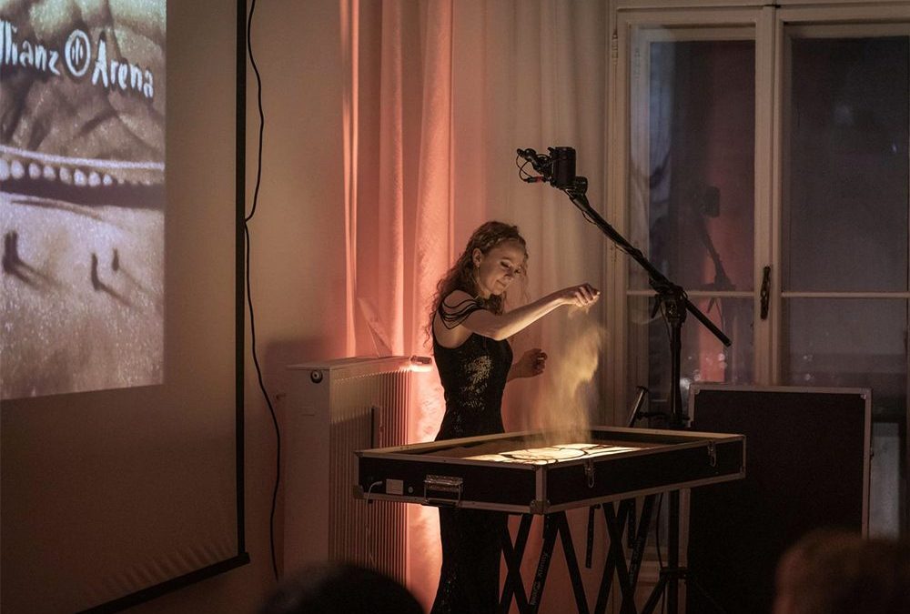 Sandmalerei Kanzlei Jubiläum – 25 Jahre df-mp in bewegenden Sandbildern