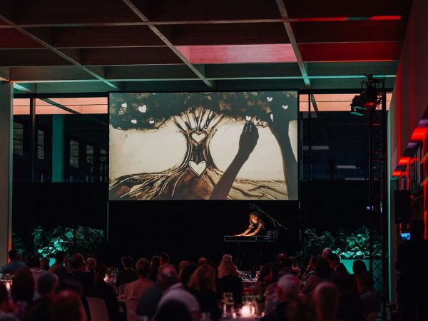 Eine schöne Geschichte von apetito -in Sand gemalt