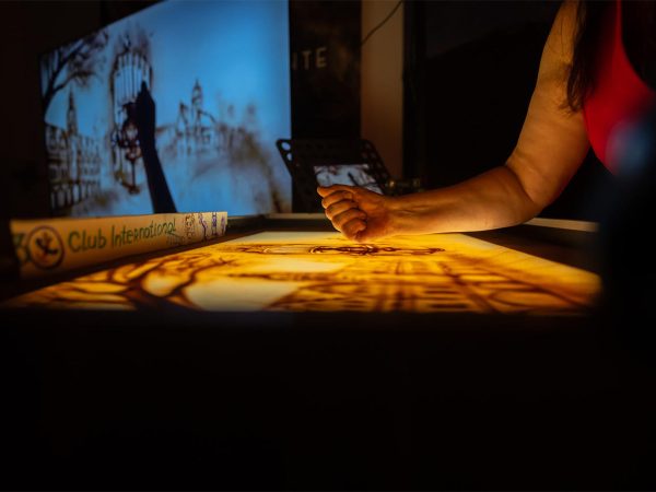 Live-Sandmalerei von Alla – Kunst aus Licht und Sand